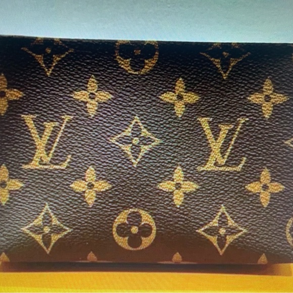 New Authentic Louis Vuitton Monogram canvas Toiletry Pouch, made in France 🇫🇷 - Picture 5 of 10